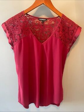 Express Lace V-Neck Blouse in Burgundy Size Small